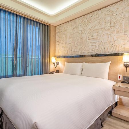 Guide Hotel Taichung Ziyou Экстерьер фото