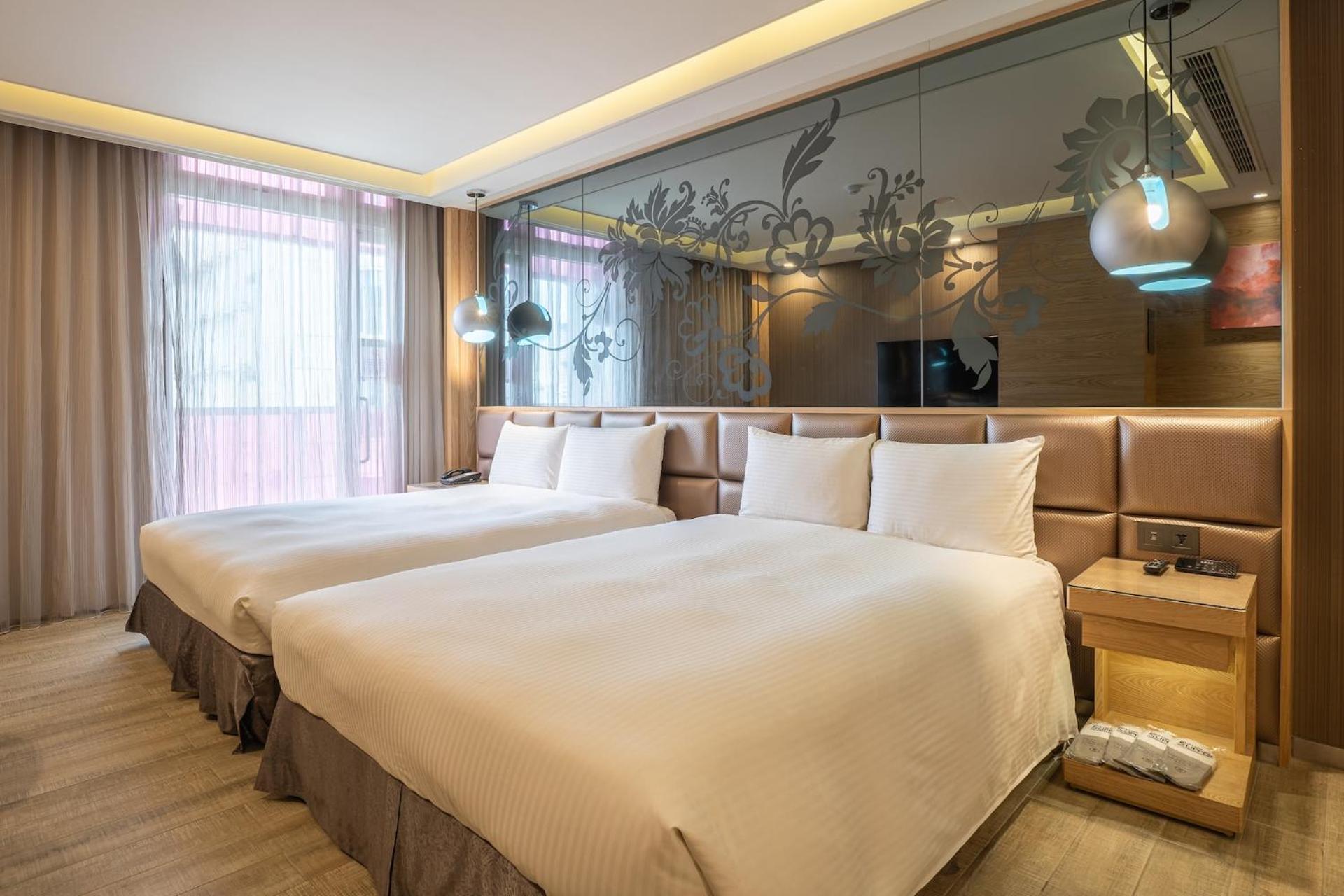 Guide Hotel Taichung Ziyou Экстерьер фото
