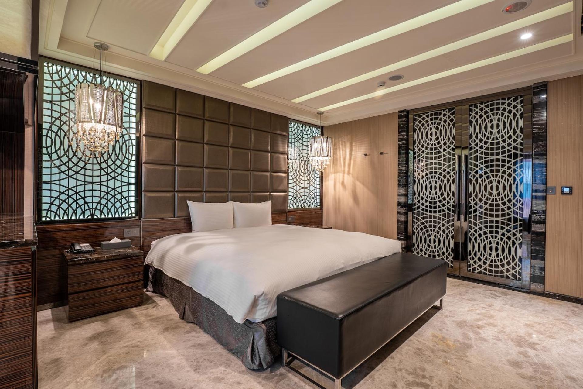 Guide Hotel Taichung Ziyou Экстерьер фото