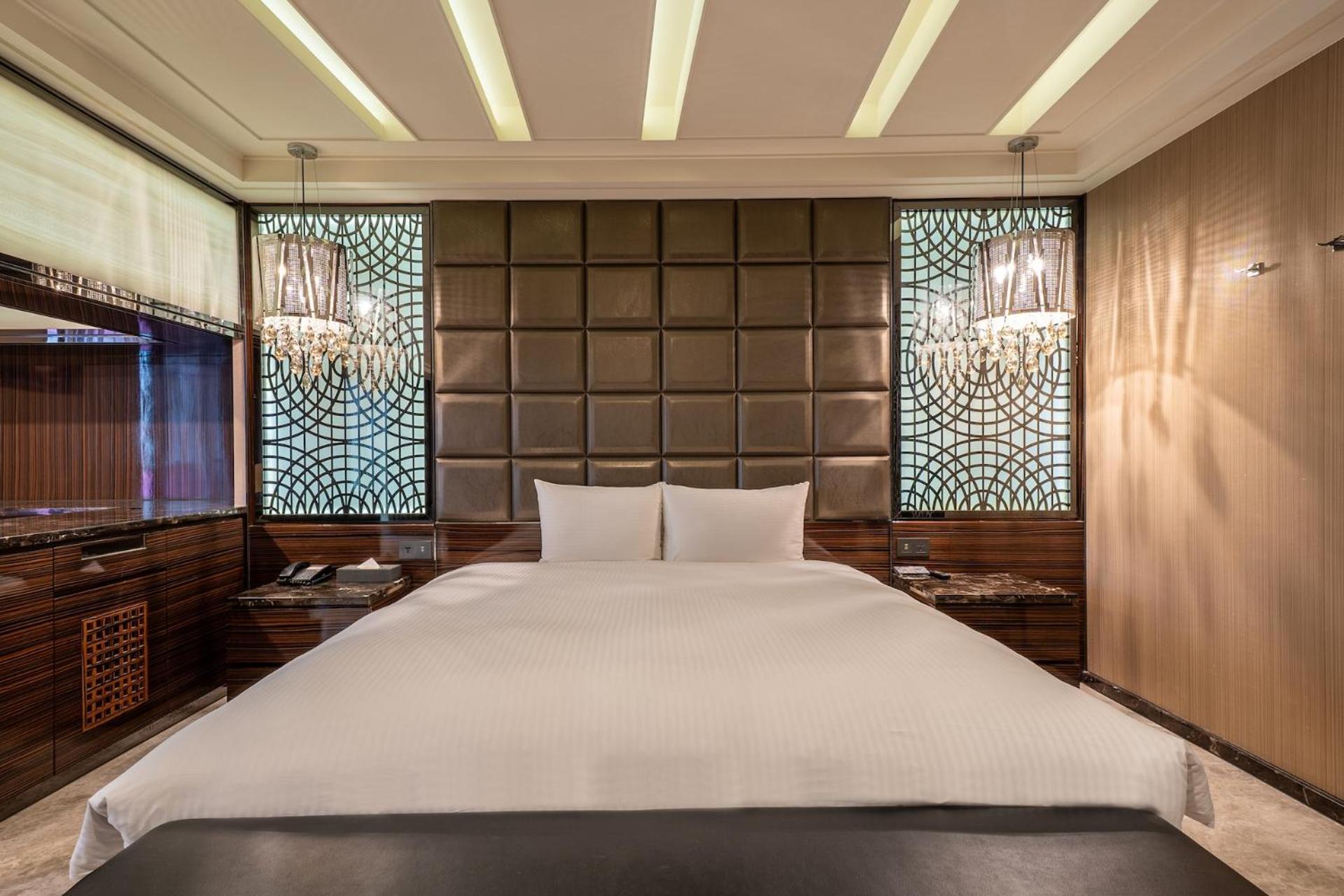 Guide Hotel Taichung Ziyou Экстерьер фото