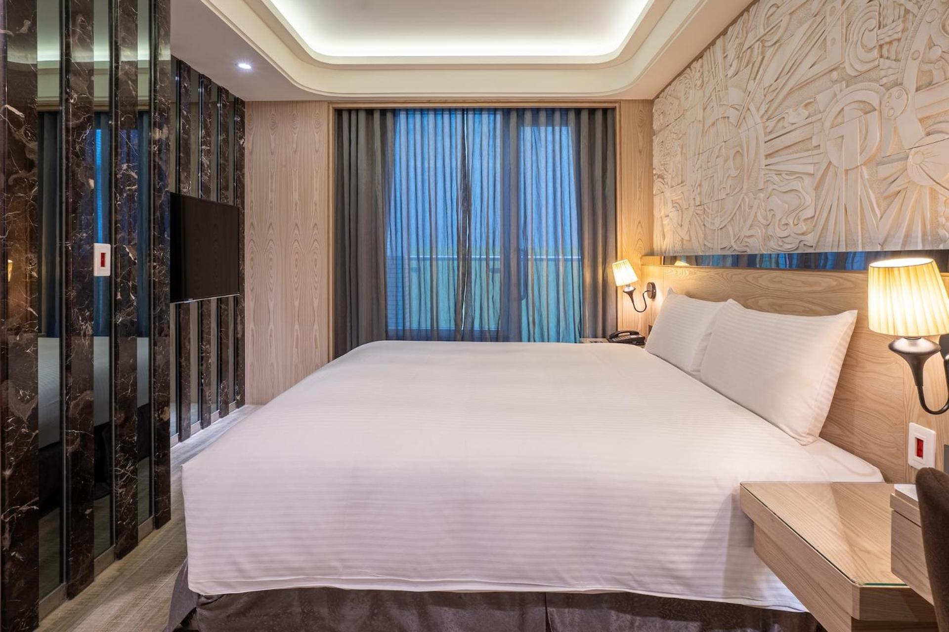 Guide Hotel Taichung Ziyou Экстерьер фото
